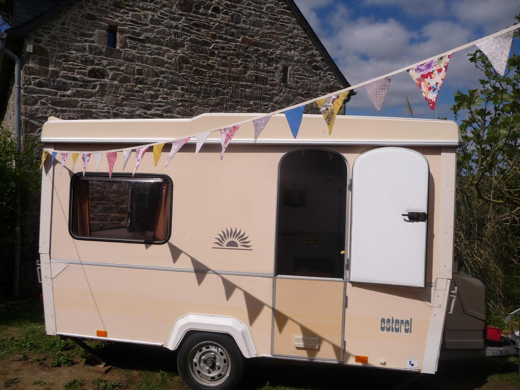 Bretagne Chambre D'Hotes Suite 53M2 Et Caravane Vintage Avec Cuisine Et Salle De Bains Privees Brittany B&B 53M2 Suite And Vintage Caravan Glamping With Private Kitchen And Bathroom Pleumeur-Gautier Exterior photo