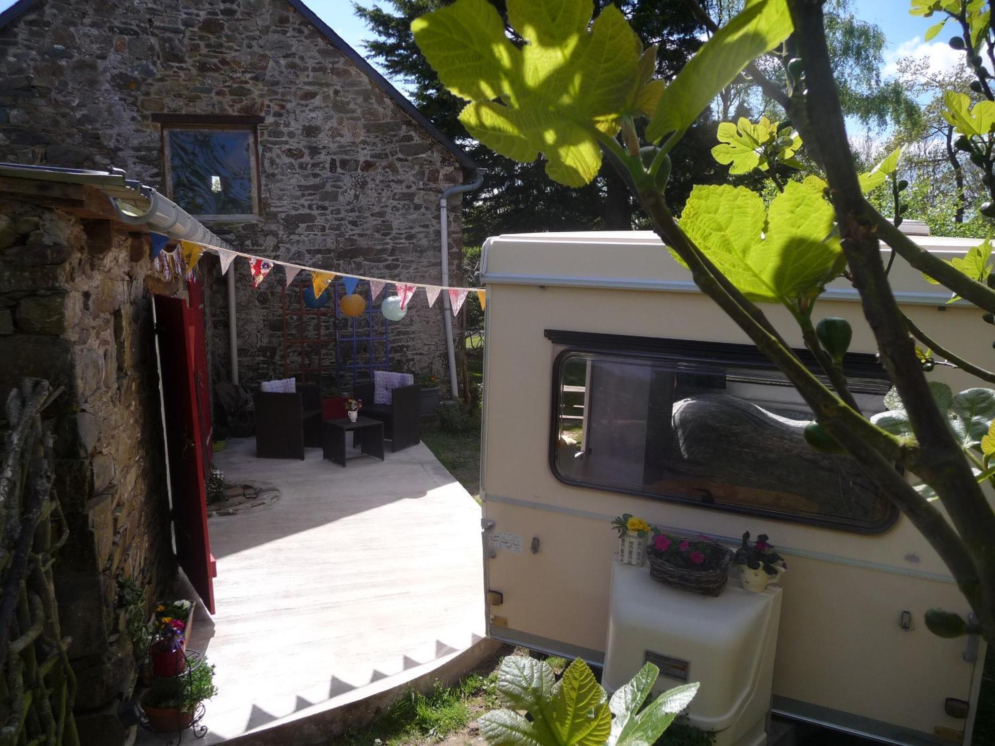 Bretagne Chambre D'Hotes Suite 53M2 Et Caravane Vintage Avec Cuisine Et Salle De Bains Privees Brittany B&B 53M2 Suite And Vintage Caravan Glamping With Private Kitchen And Bathroom Pleumeur-Gautier Exterior photo